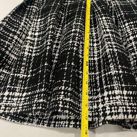~~ Banana Republic Sz 8 Black & White Plaid Lined Pleated Circle Mini/Knee Skirt - Picture 4 of 11